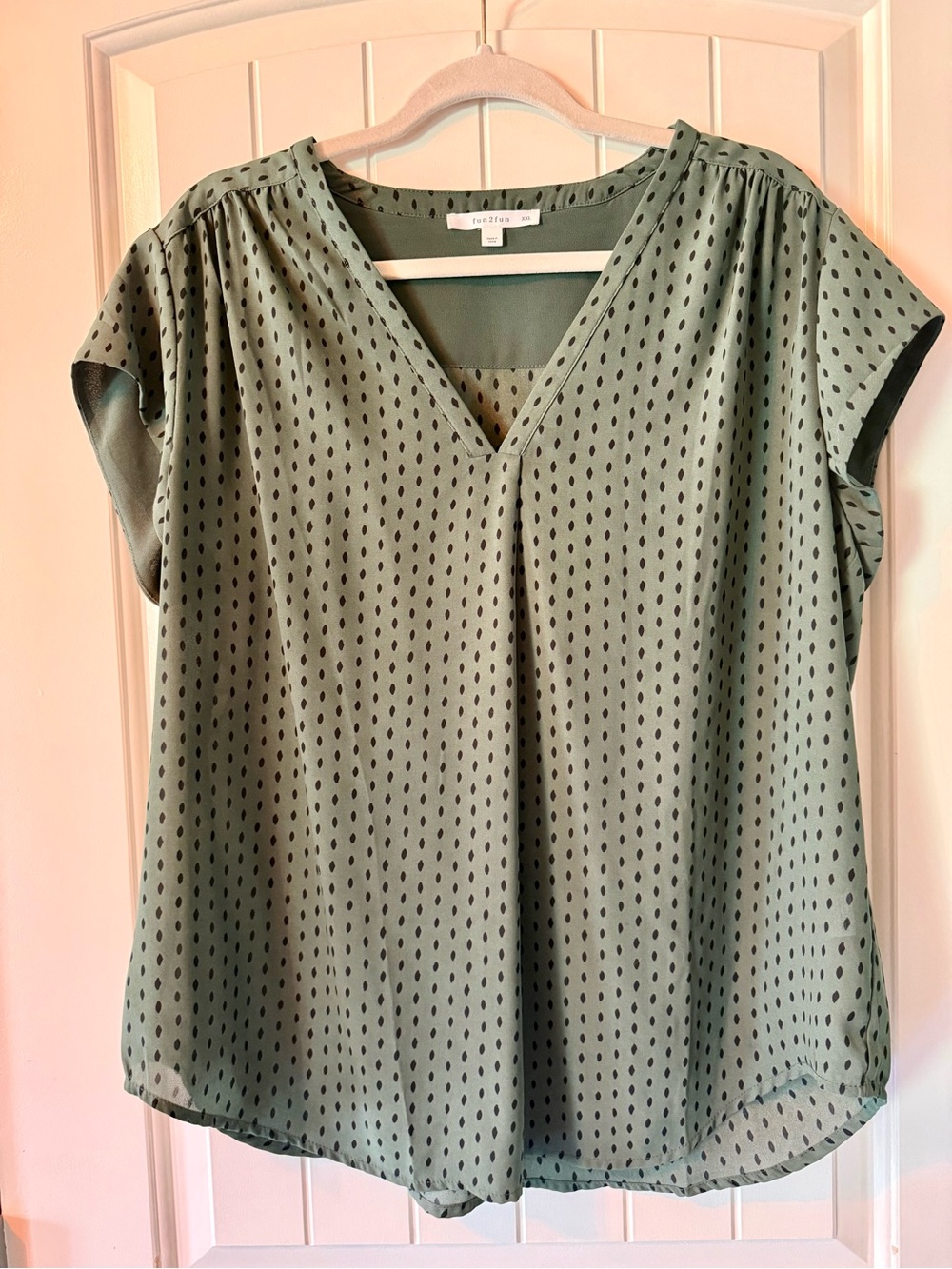 fun 2 fun Sage Green V-Neck Cap Sleeve Polka Dot Blouse NWOT